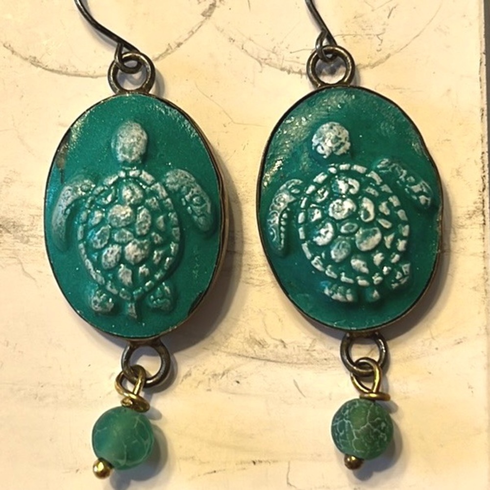 Glitzy Gull Turtle Earrings
